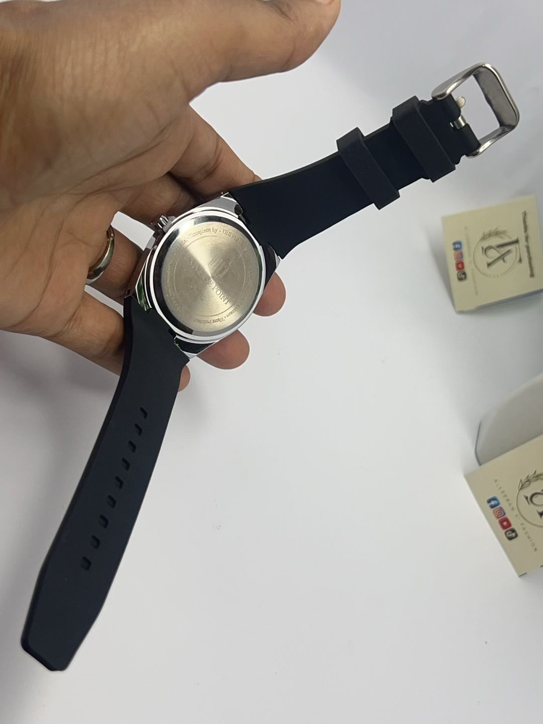 Minimalist Silver Dress Watch – White Sunray Dial Black Rubber Strap